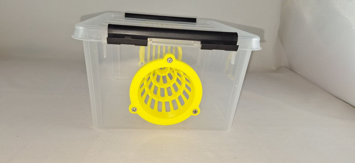 Selectieve lokval : 2 Liter box met 1x 60mm conus, 1x uitgang veilige lokpot en trappit.