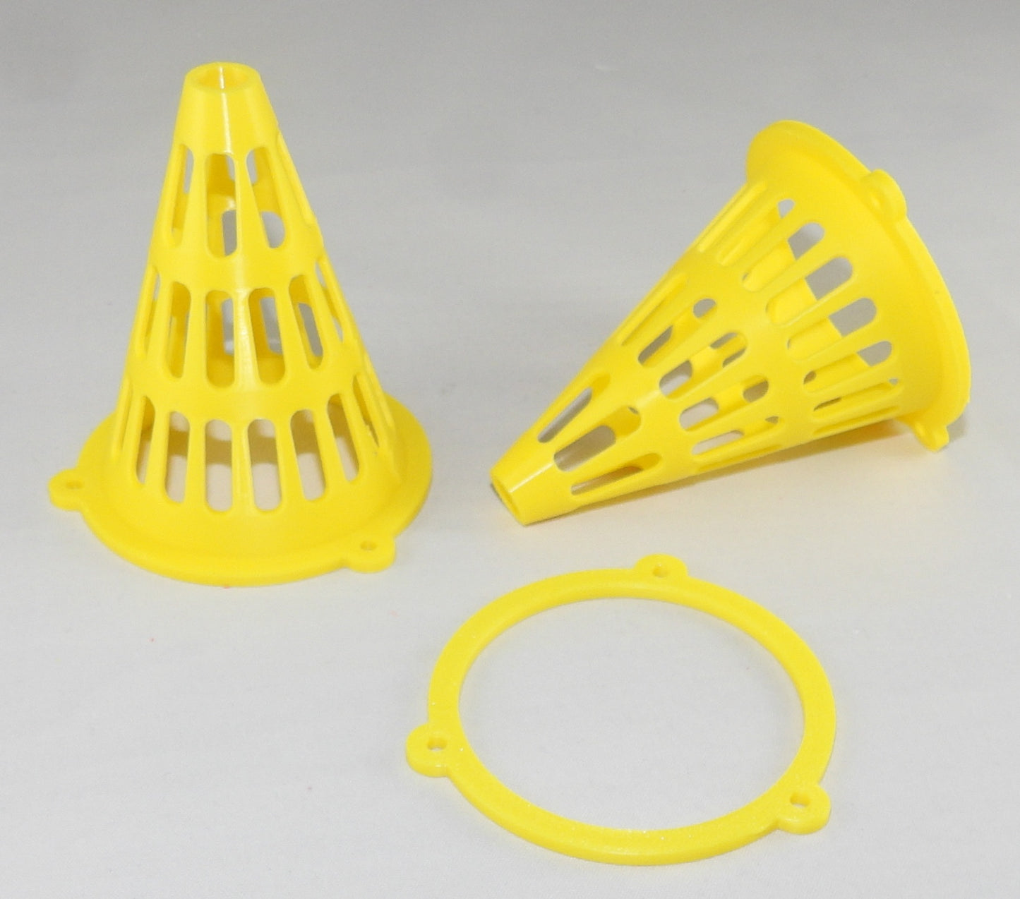 Selectieve lokval : 5 Liter box met 2x 60mm conus, veilige lokpot en trappit.