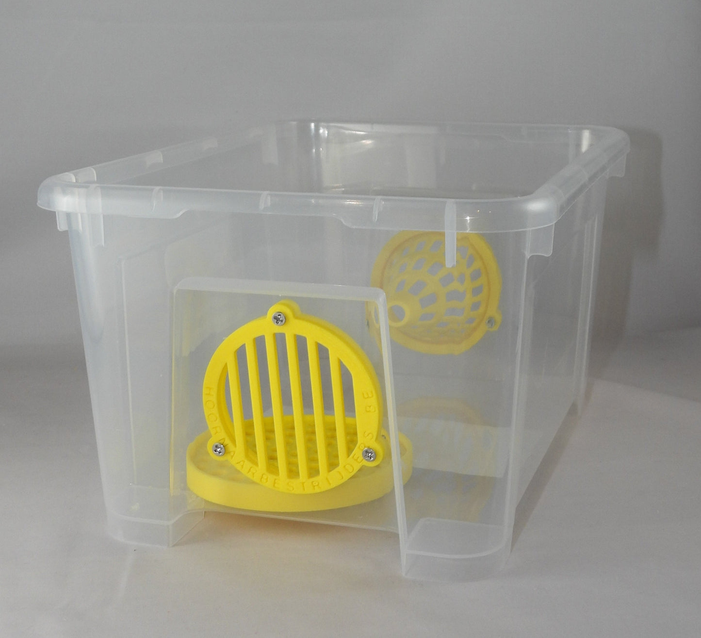 Selectieve lokval : 5 Liter box met 1x 60mm conus, 1x uitgang veilige lokpot en trappit.